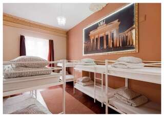 Хостелы One World Hostel Краков Односпальная кровать в общем номере с 10 кроватями-6